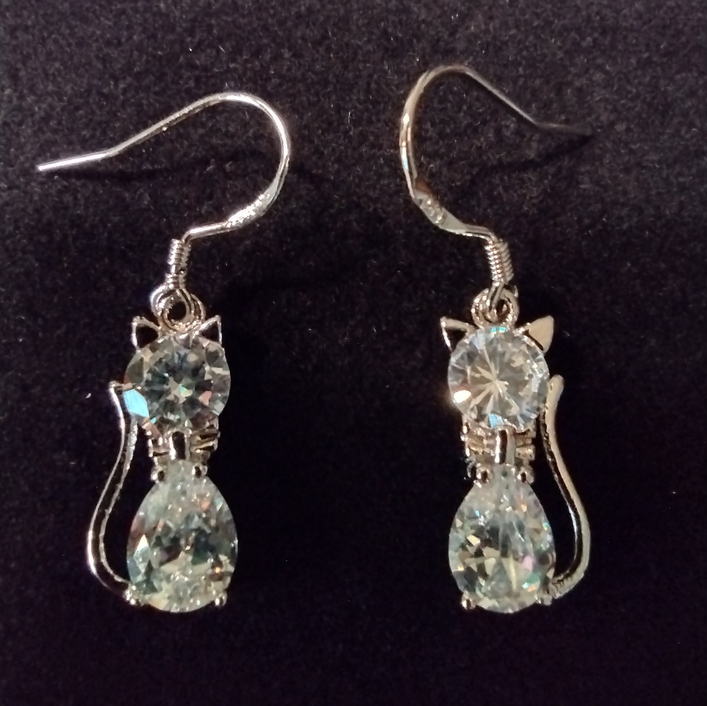 Kitty crystal earrings set in 925 stamped silver earrings NWOT